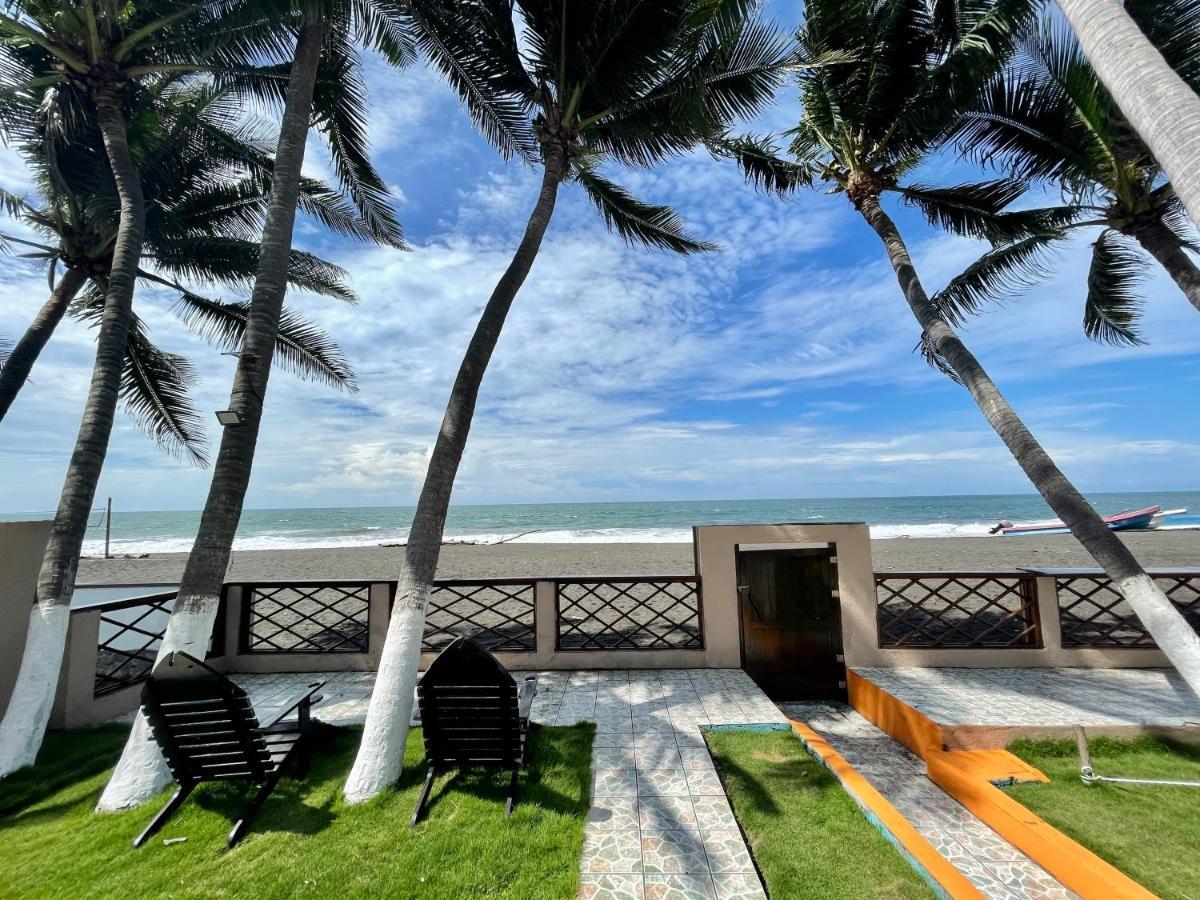 Johnnys Place Hotel مونتيريكو المظهر الخارجي الصورة