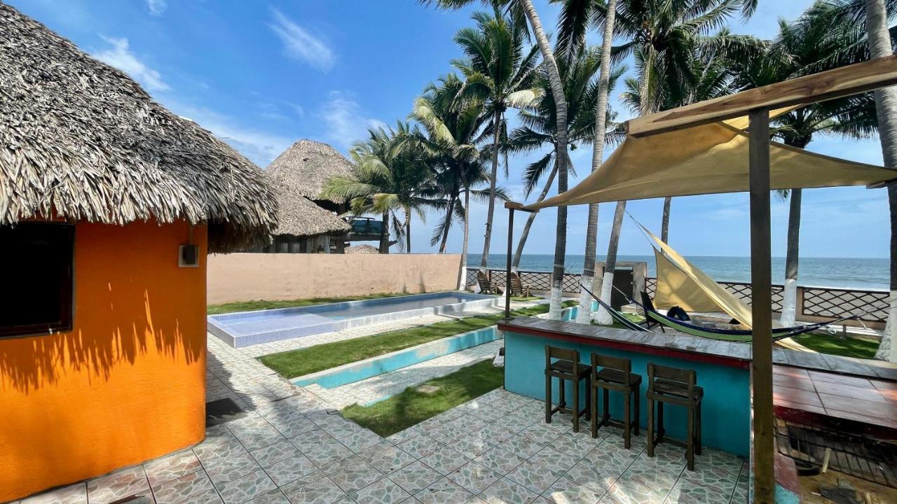 Johnnys Place Hotel مونتيريكو المظهر الخارجي الصورة