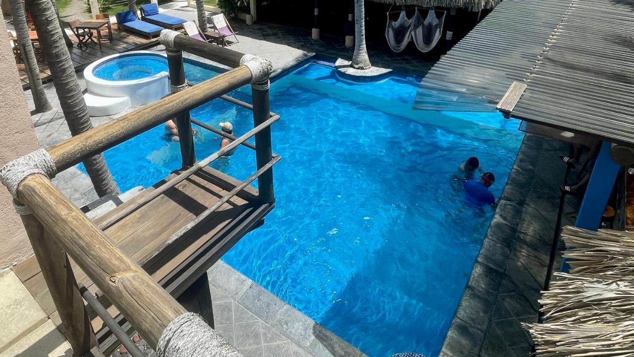 Johnnys Place Hotel مونتيريكو المظهر الخارجي الصورة