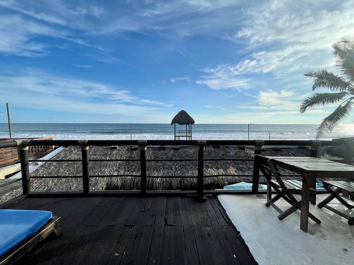 Johnnys Place Hotel مونتيريكو المظهر الخارجي الصورة